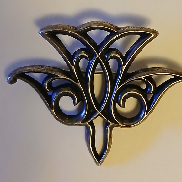 Retired James Avery Open Work Descending Dove Brooch - Picture 4 of 6